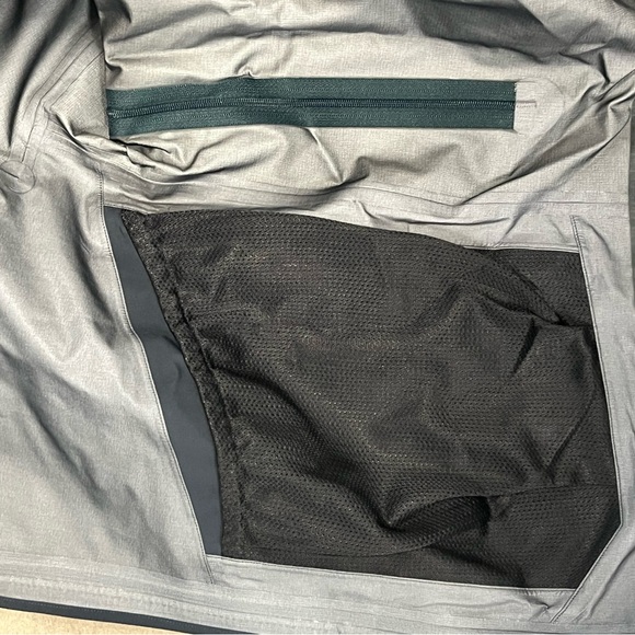 ARC’TERYX Theta SV Jacket Men’s Size Large - Picture 6 of 8